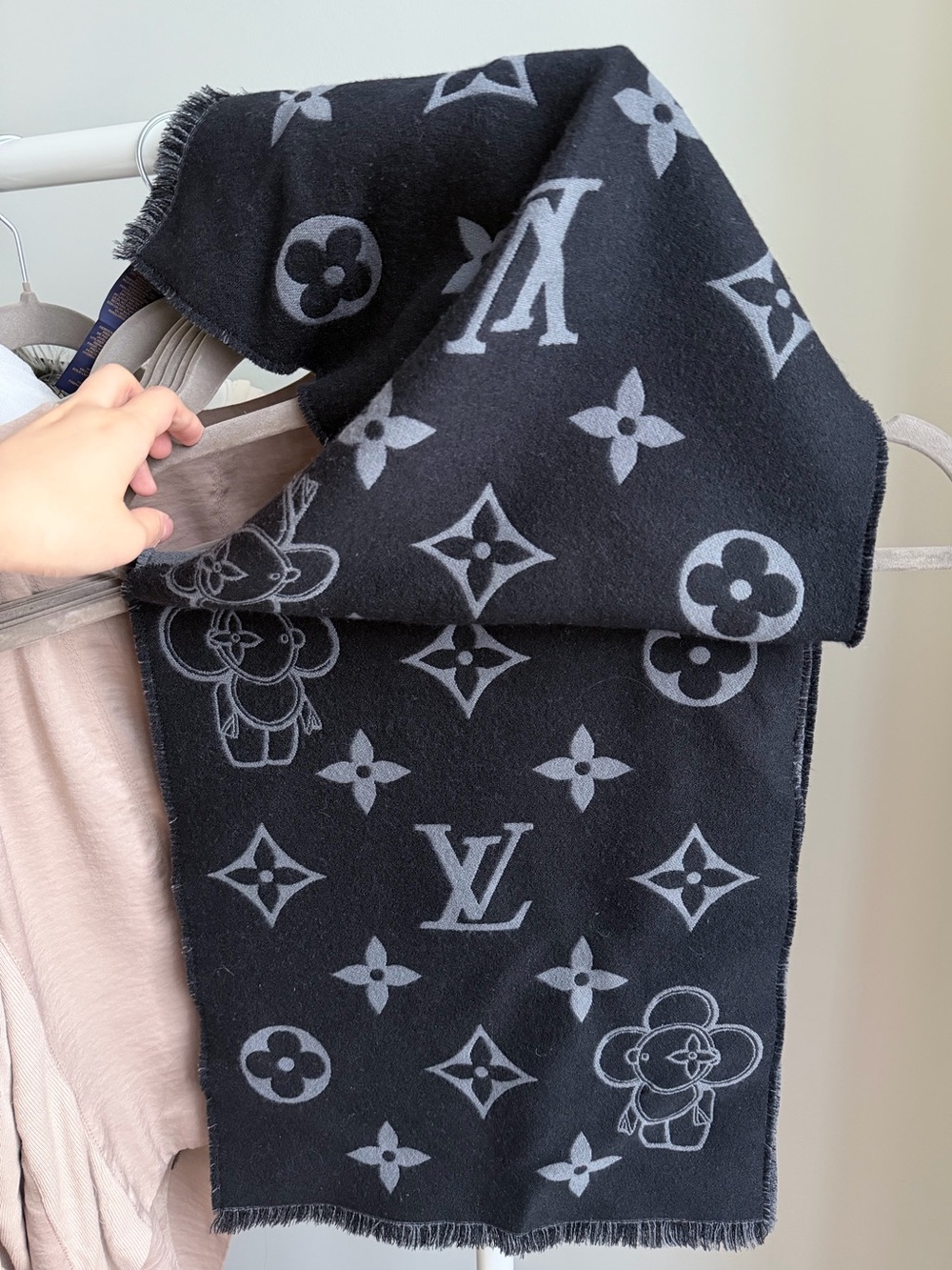 Louis Vuitton Black & Gray Men's Scarf with Monogram
